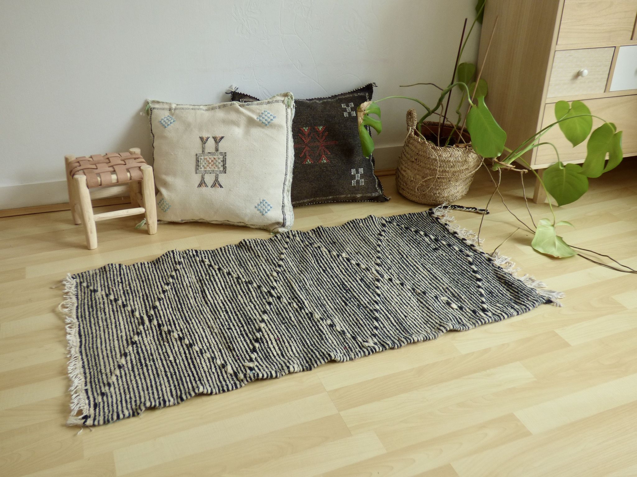Zanafi Berber carpet in black and white wool
