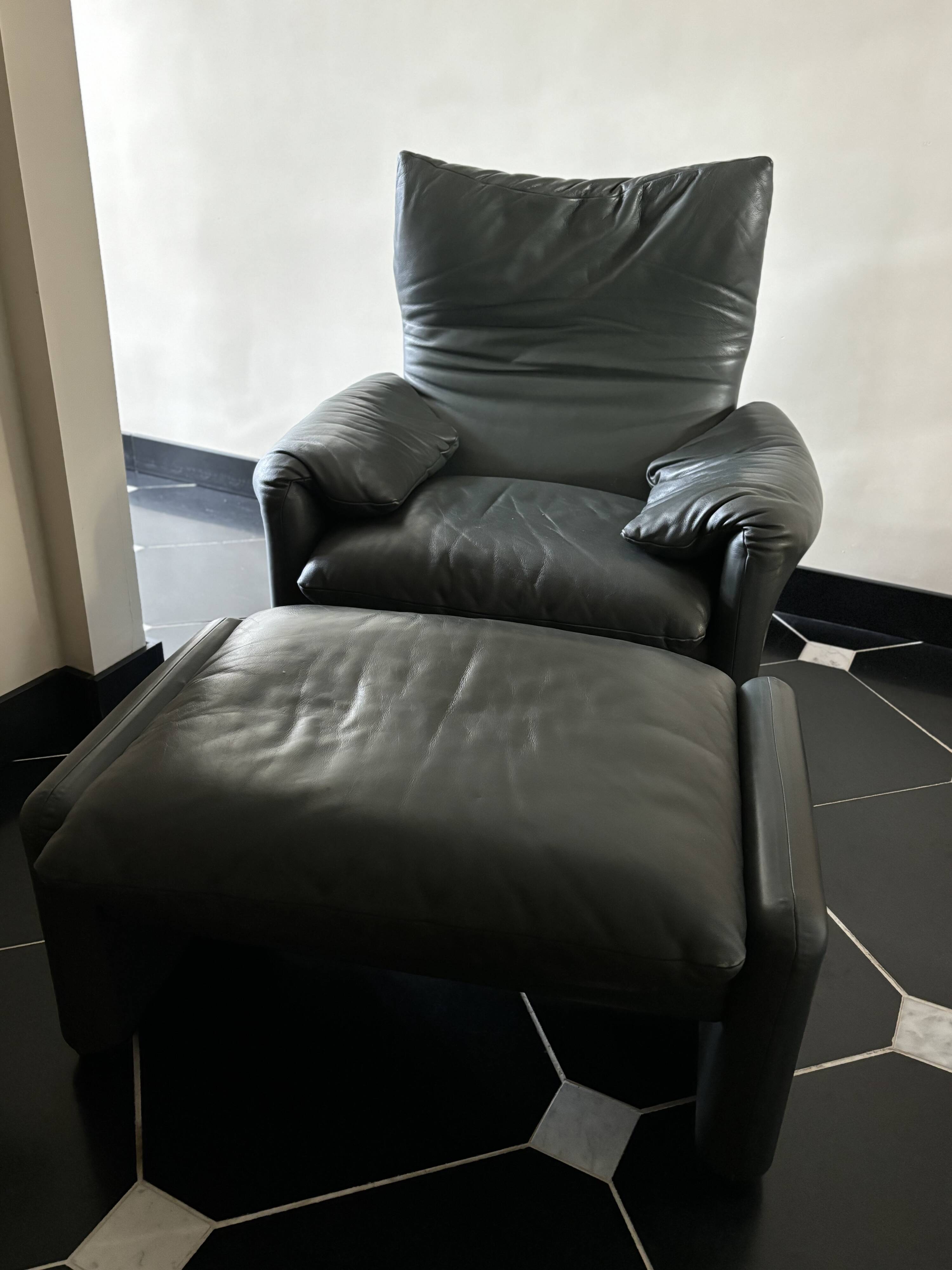 Vico magistretti, Maralunga for Cassina, in Leather with Footrest