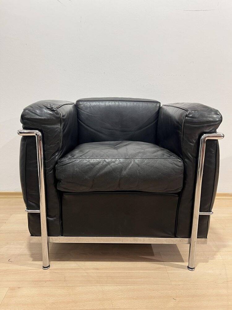 Black Leather LC2 Club Chair with Chromed Frame by Le Corbusier for Cassina, 1965