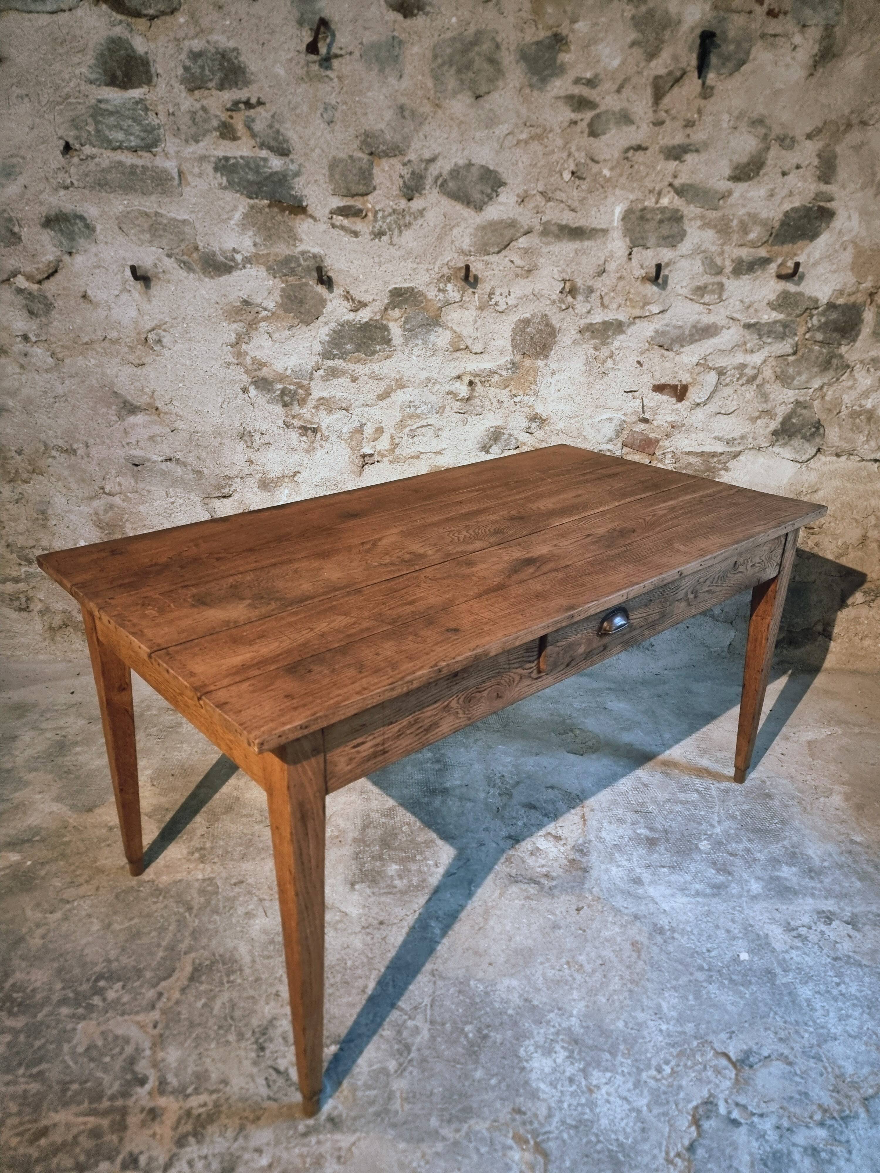 Antique oak farmhouse table – Circa 1900 – Rustic table with drawer
