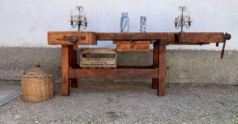 Old carpenter's workbench in solid wood late nineteenth century