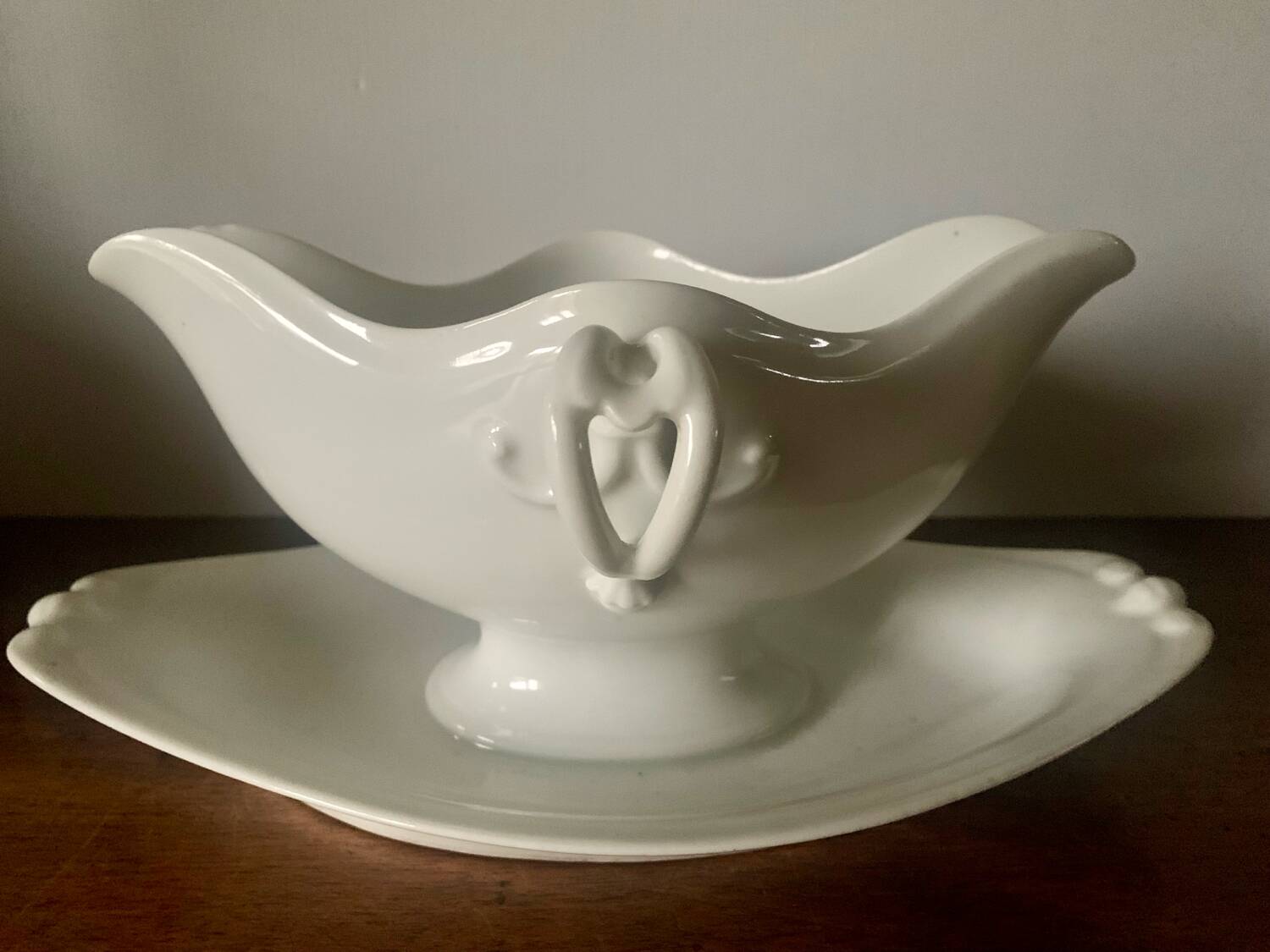 Large gravy boat