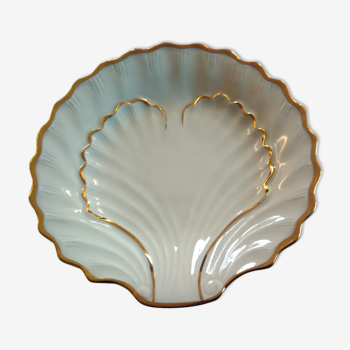 Porcelain shell shape cup