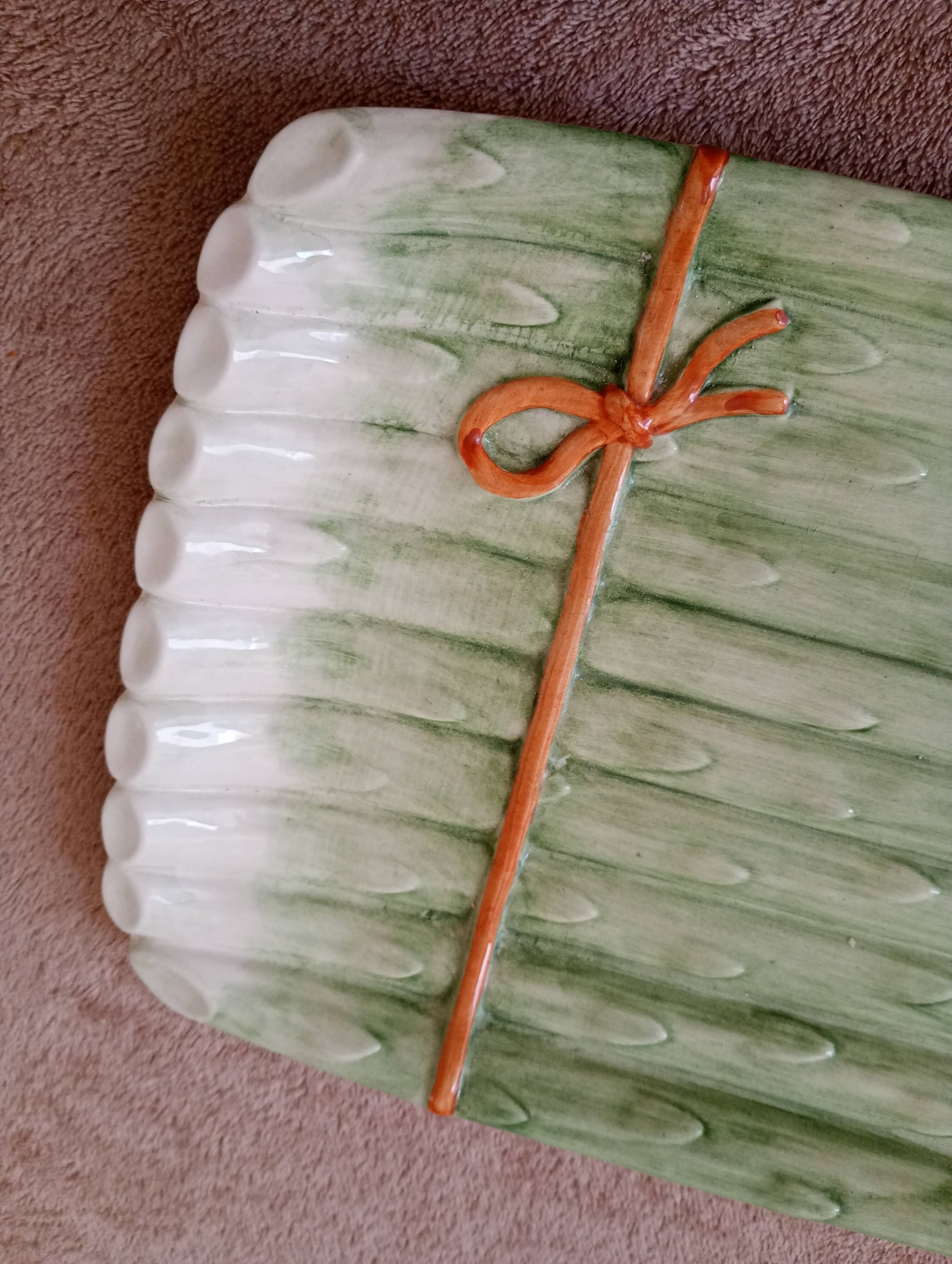 Asparagus barbotine dish