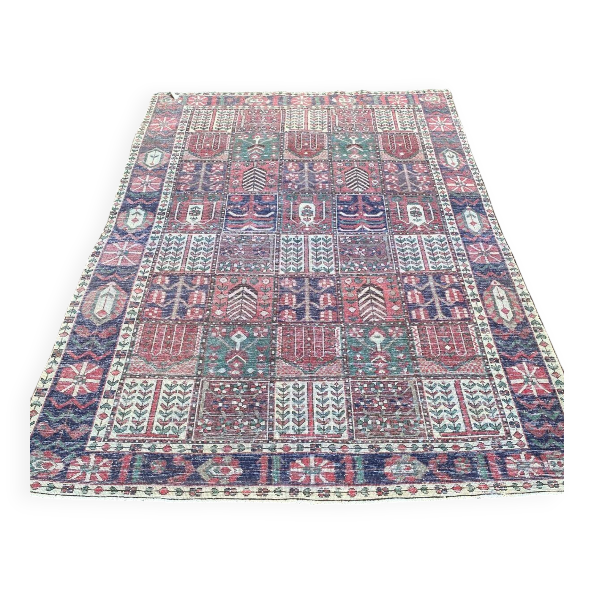 Handmade beige Bakhtiar rug with flowers 200x300.