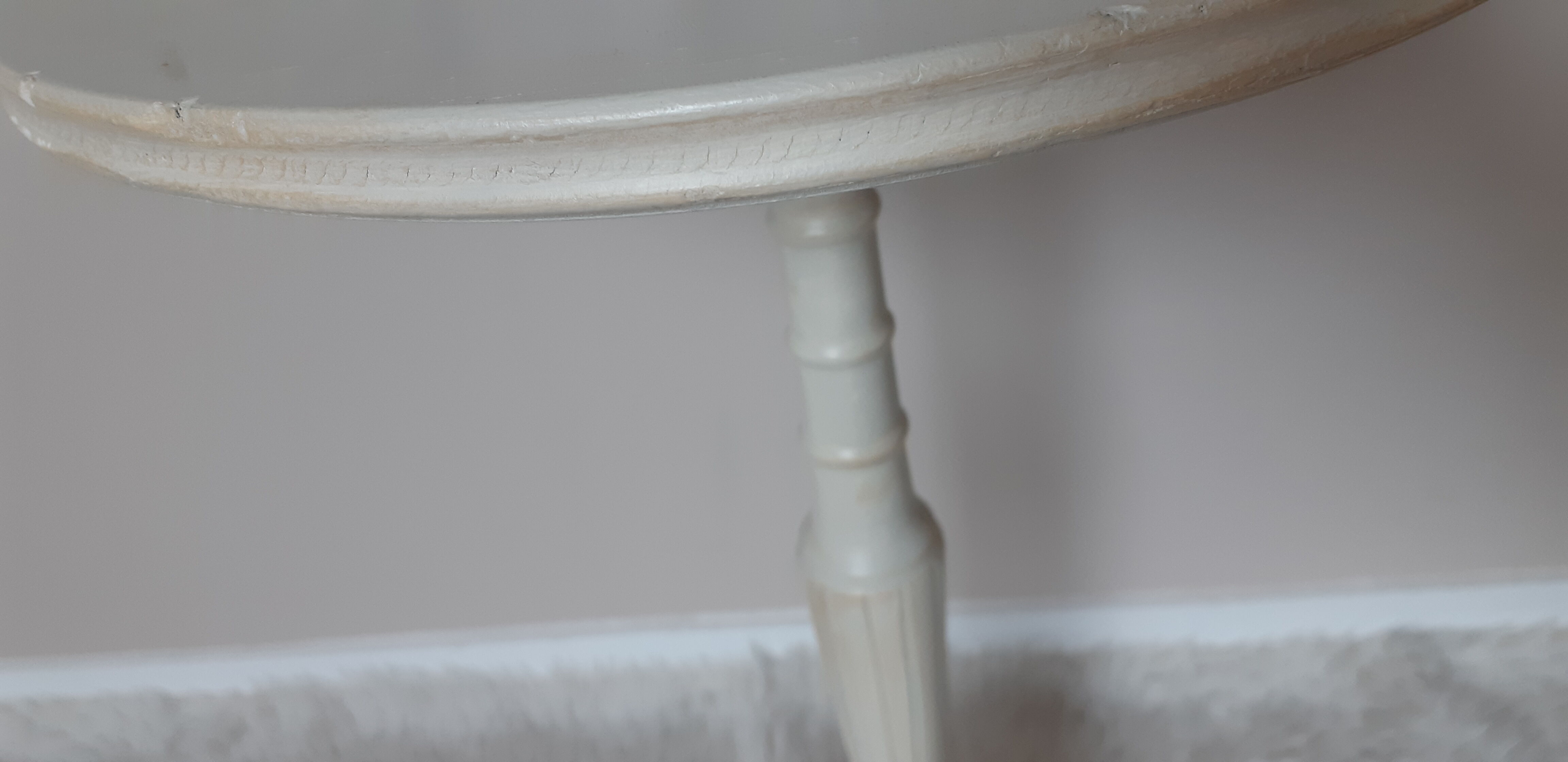 Round table, shabby chic pedestal table
