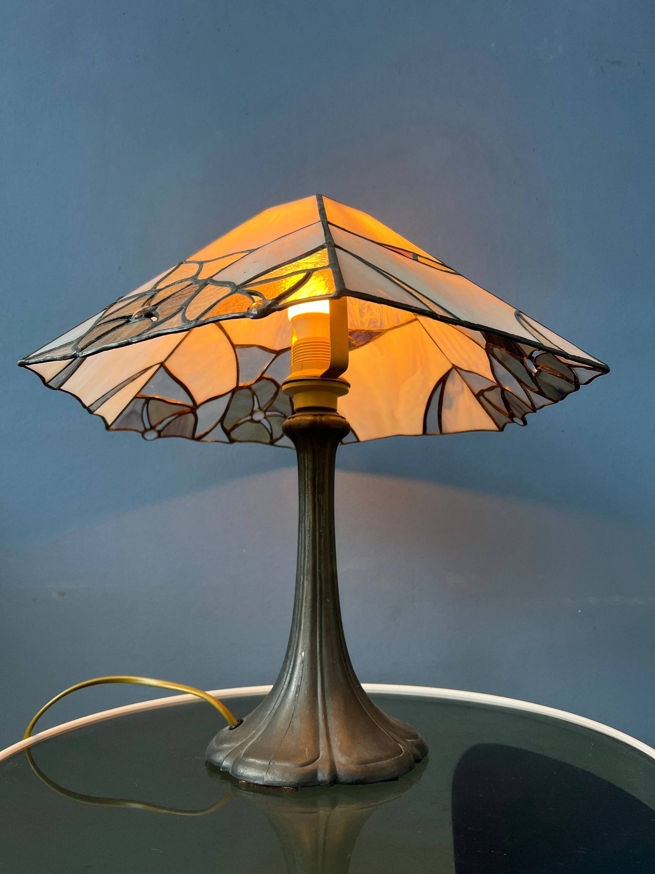 Art Deco stained glass table lamp