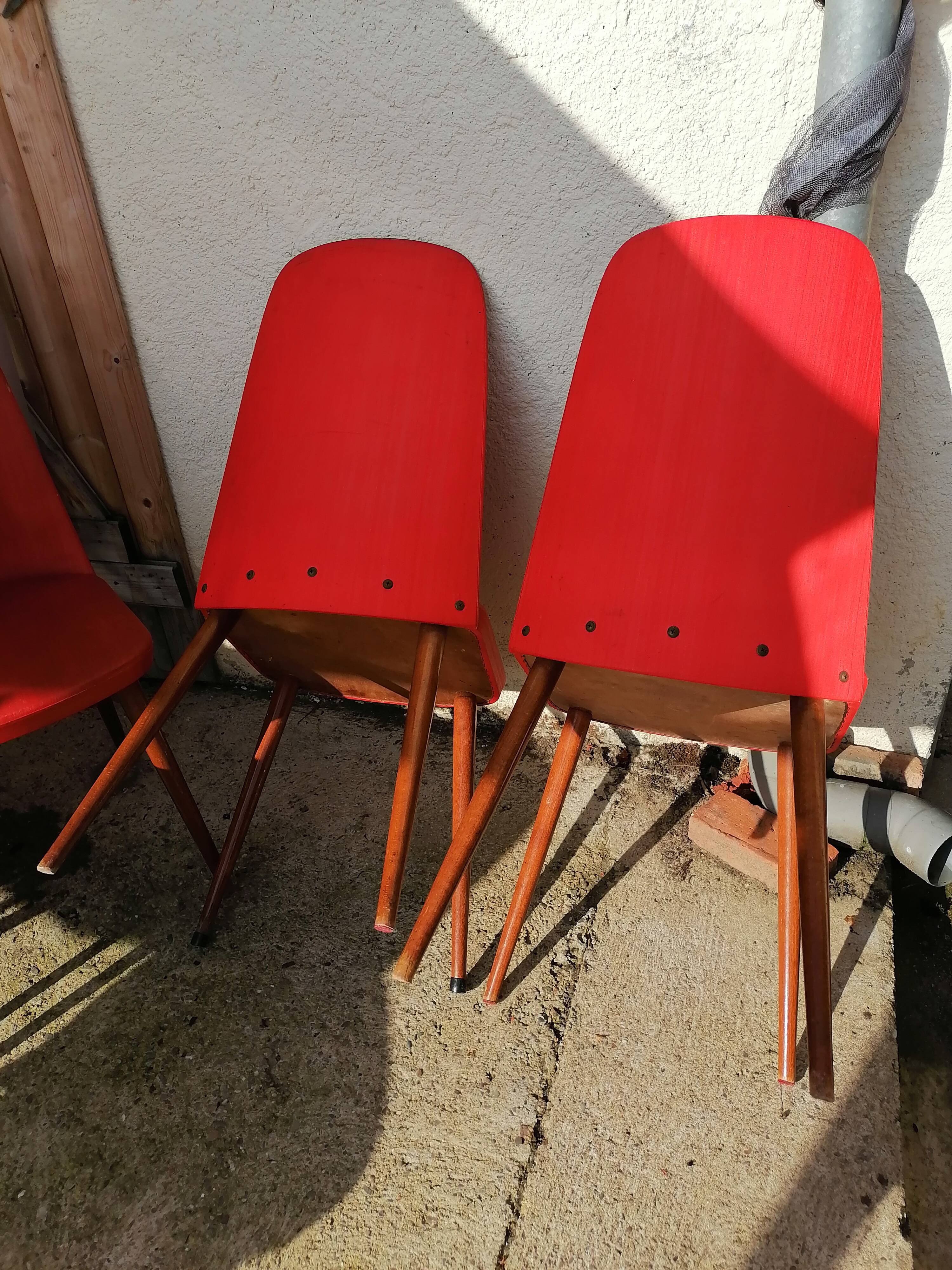 Lot de 6 chaises skaï rouges 1960 style scandinave