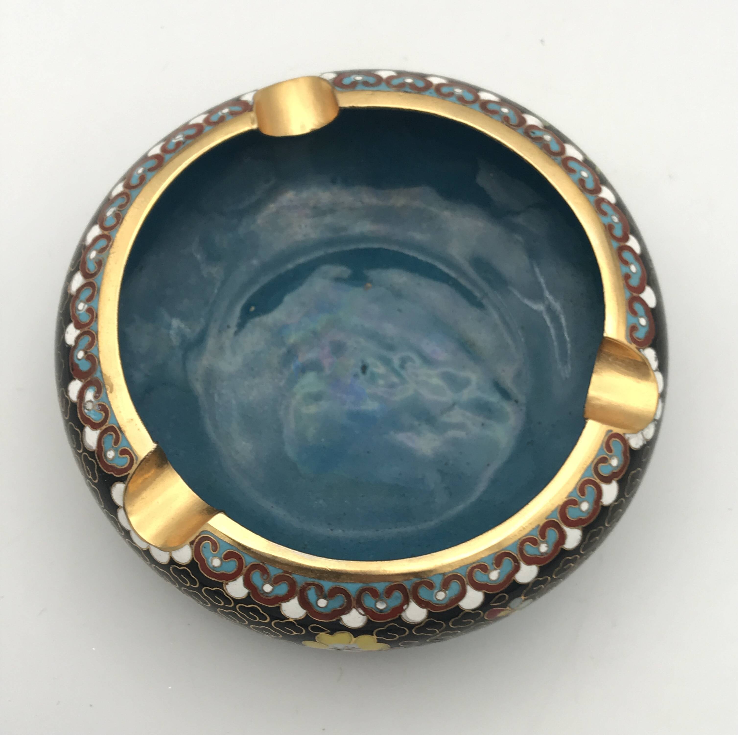 Ashtray, pocket emptier in brass and cloisonné enamel, floral decoration, China