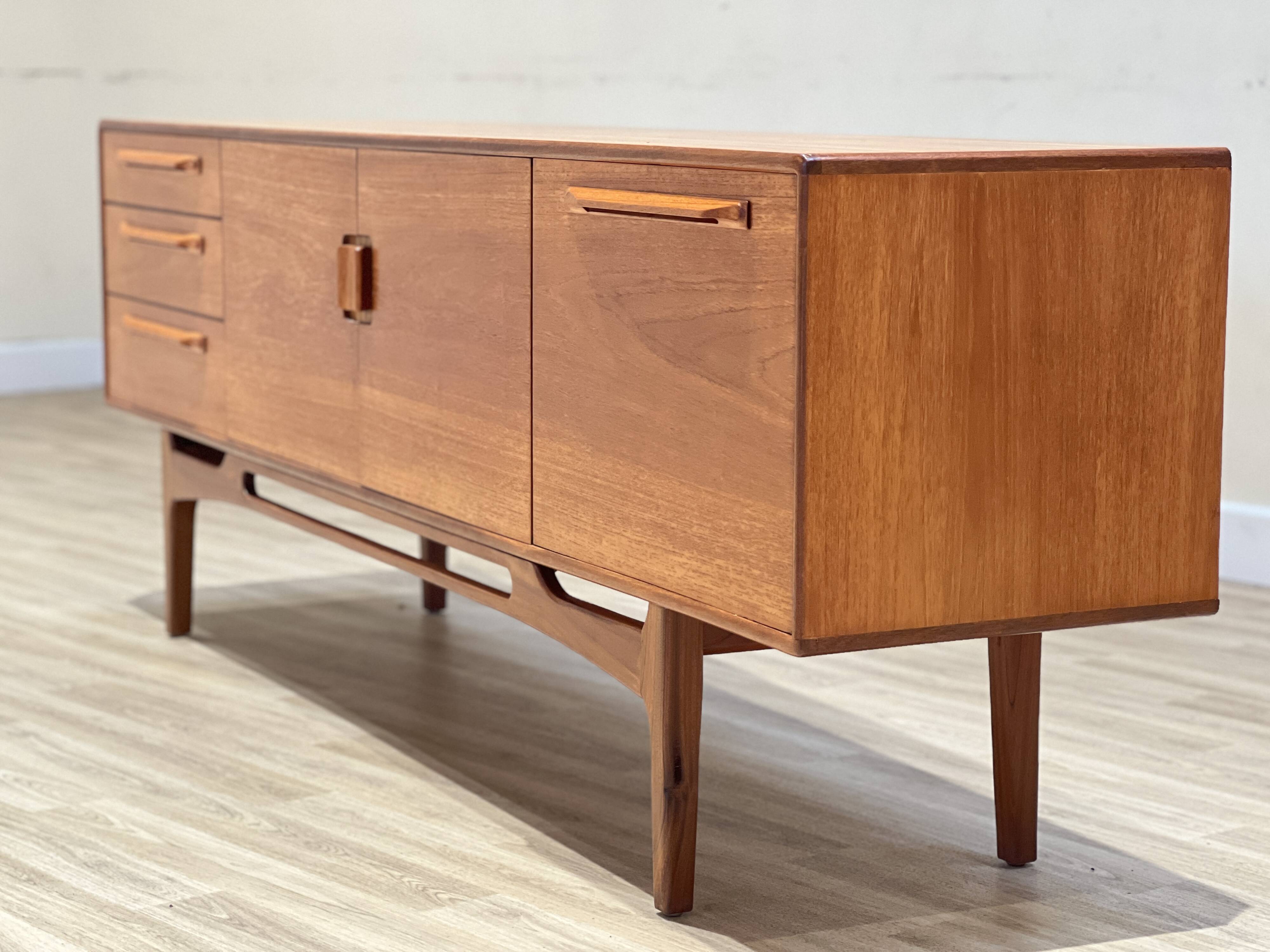 Buffet en teck par Beithcraft