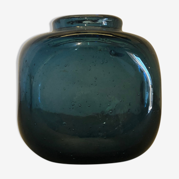 Vase en verre bleuté, signé Morin, Dieulefit