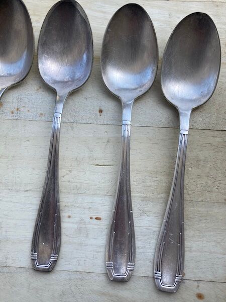 7 cuillères à soupe en métal argenté