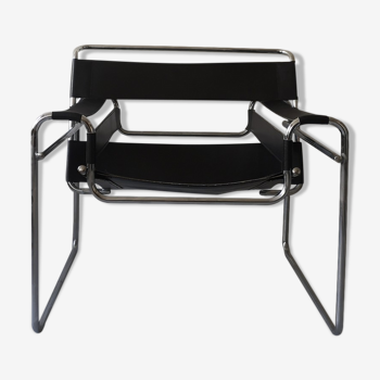 Wassily armchair by Marcel Breuer in black leather, Bauhaus 1970