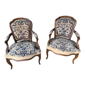 Pair of convertible armchairs