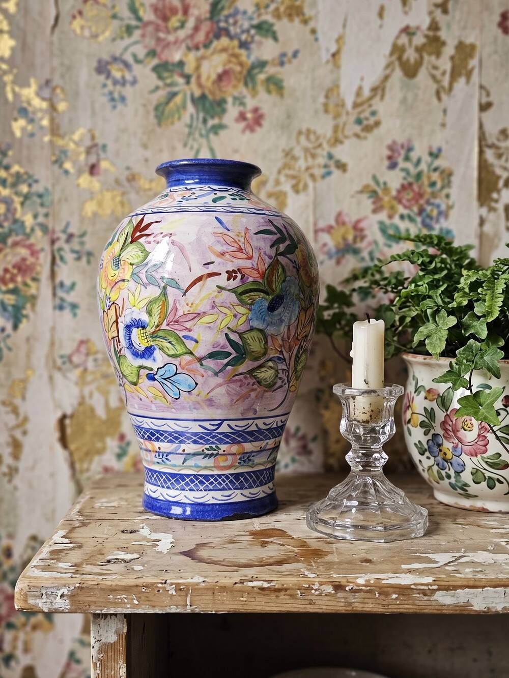 Vintage Portuguese vase in glazed terracotta with hand-painted floral decoration.