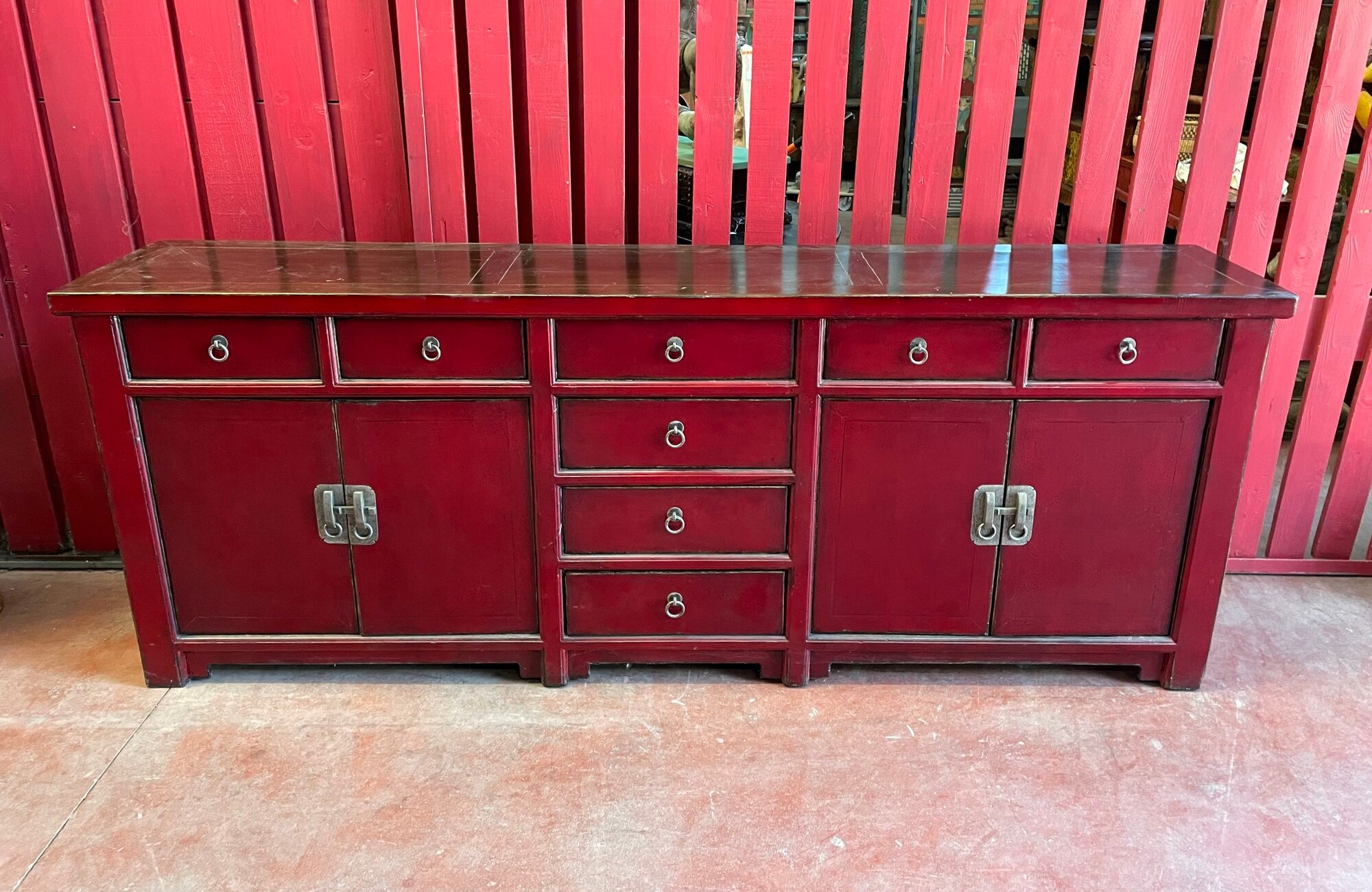 China bahut red lacquered buffet of unusual width 2m60 traditional manufacture