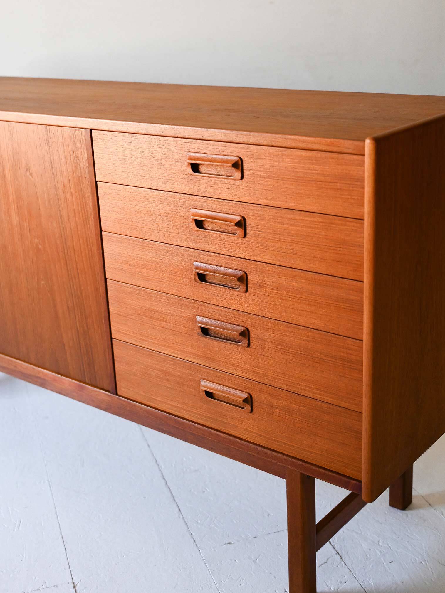 Scandinavian Teak Sideboard with Sculpted Drawers, 1950s/1960s