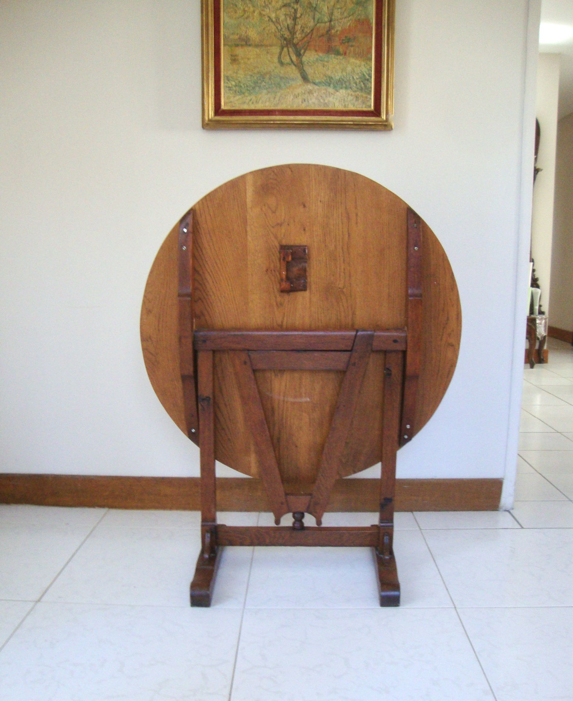 Oak winegrower's table