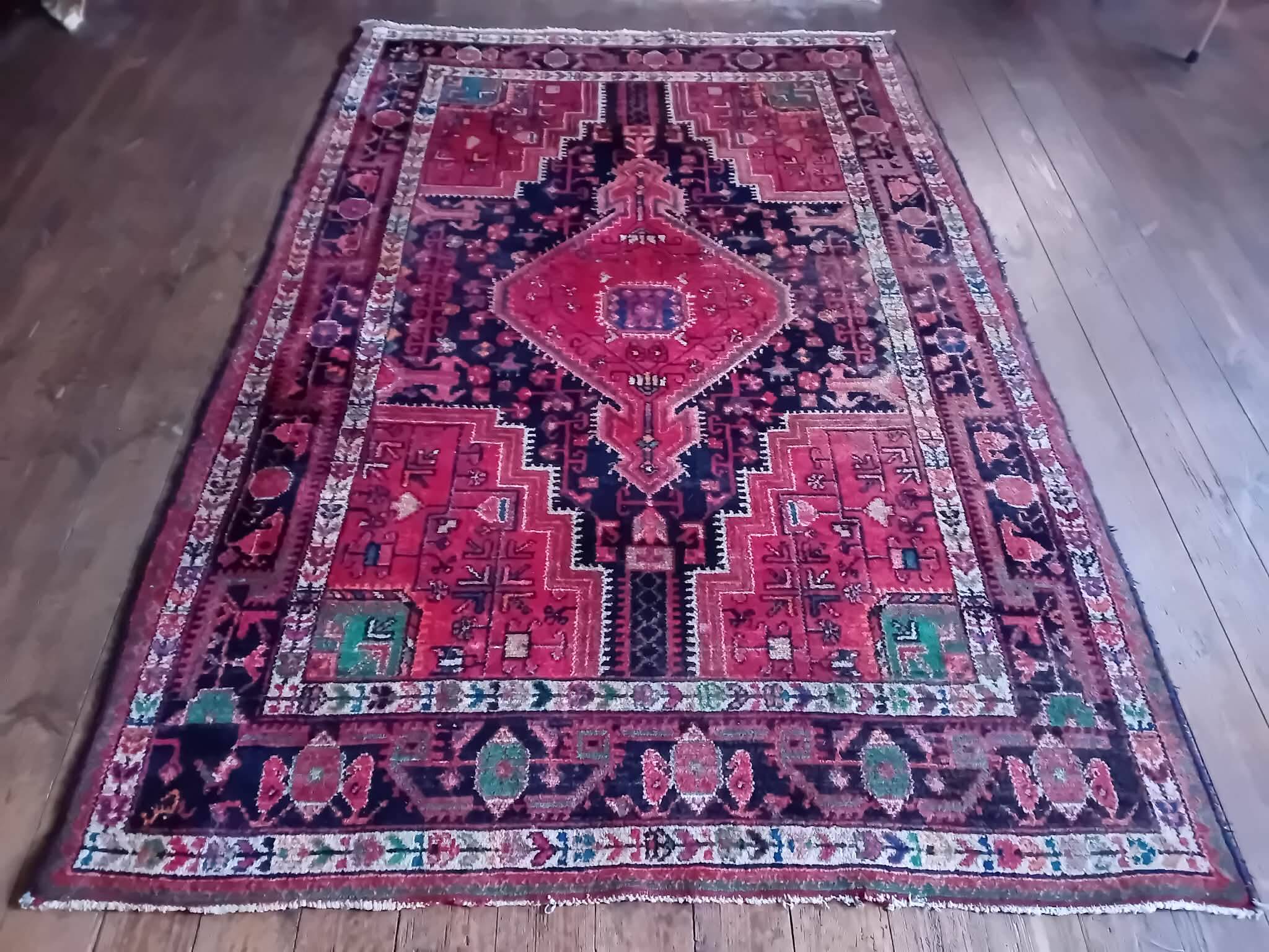 Handmade Tuyserkan Persian Rug 230x150cm