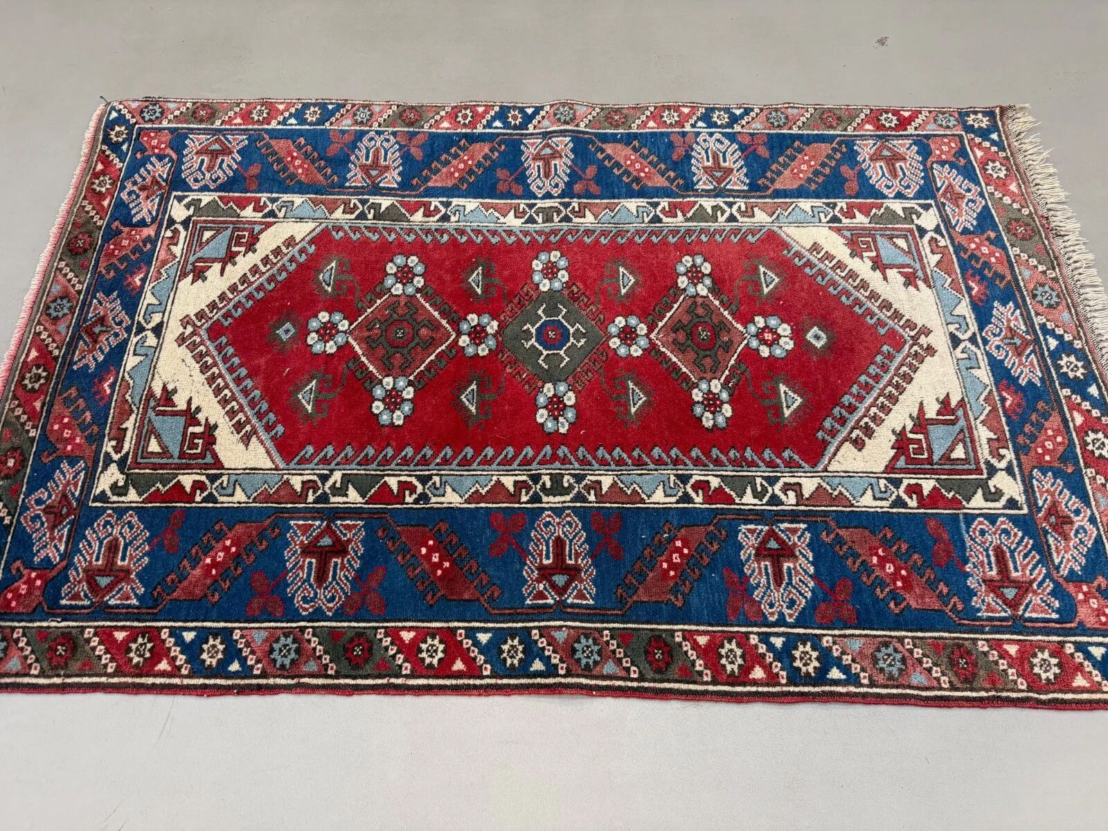 Turkish tribal rug natural dyes 200x120 cm vintage Turkish carpet 2521