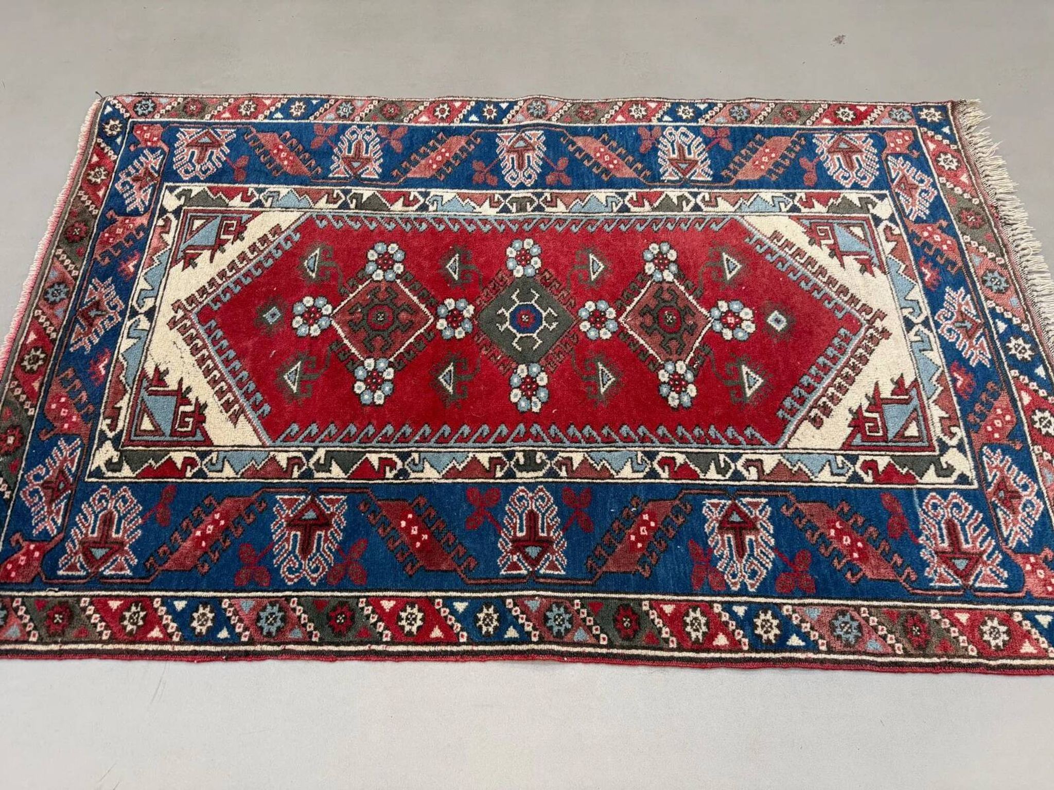 Turkish tribal rug natural dyes 200x120 cm vintage Turkish carpet 2521