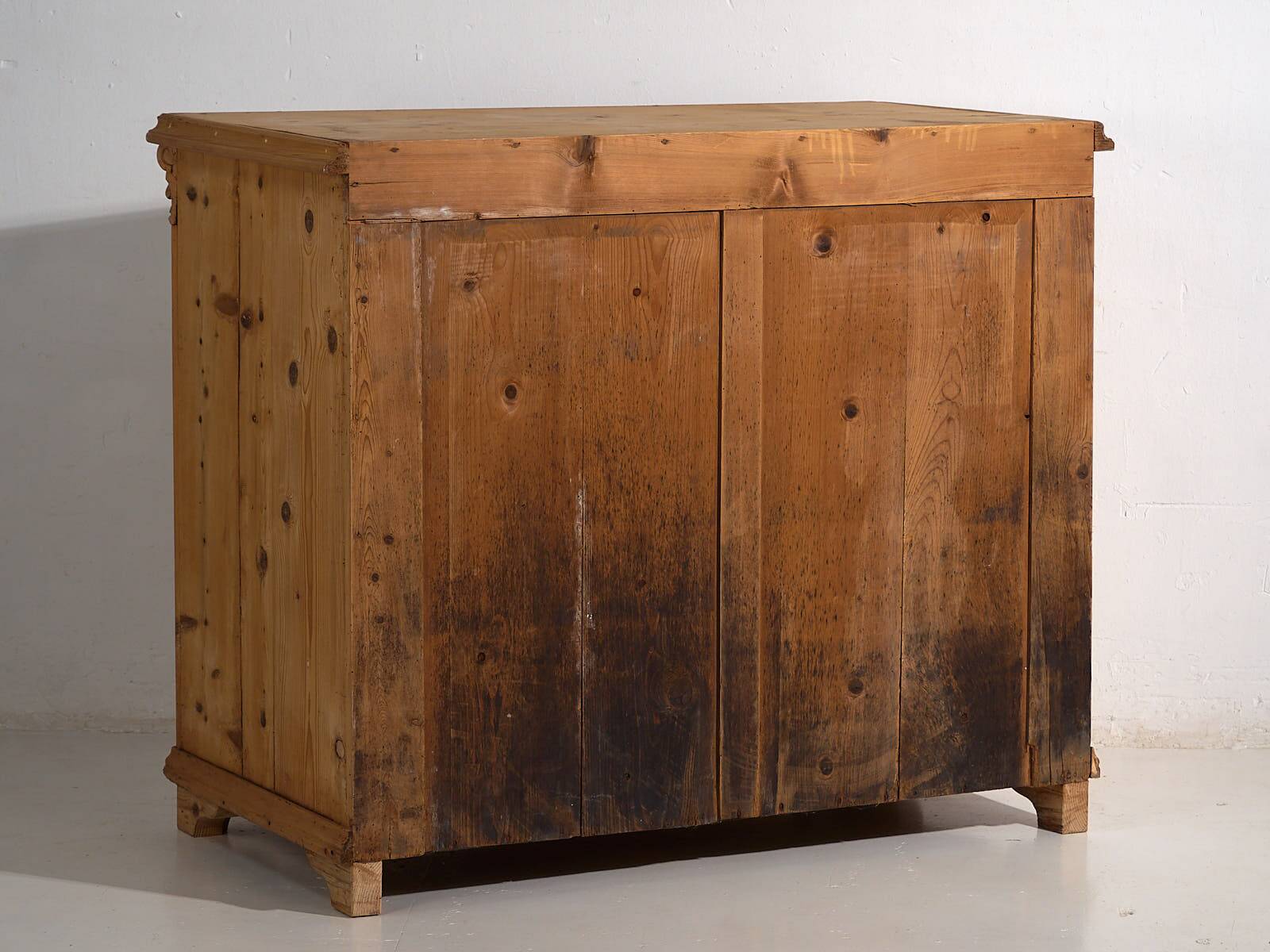 Large antique chest of drawers (circa 1920)