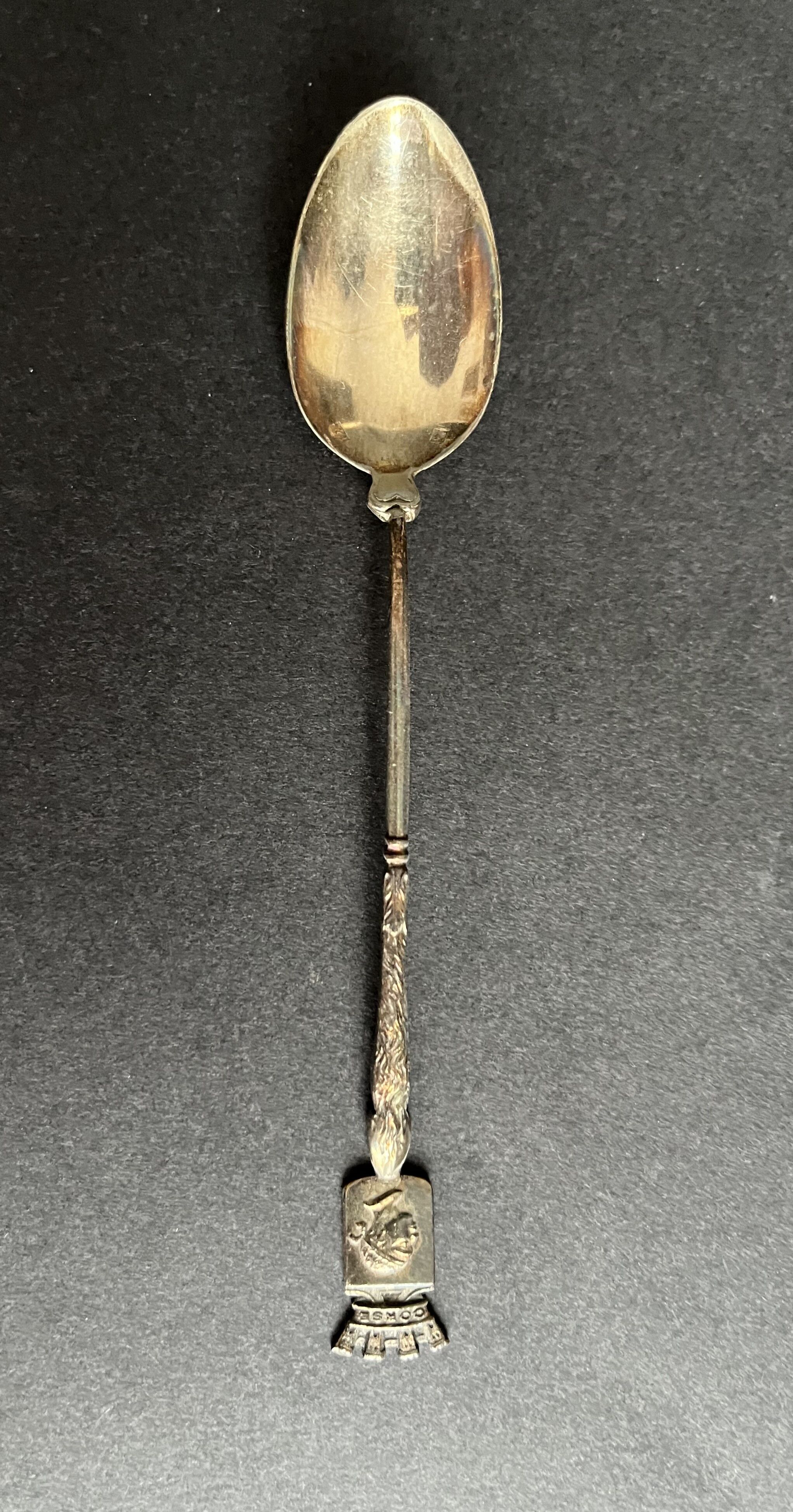 Moulded glass mustard