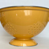 Enamelled sheet metal strainer