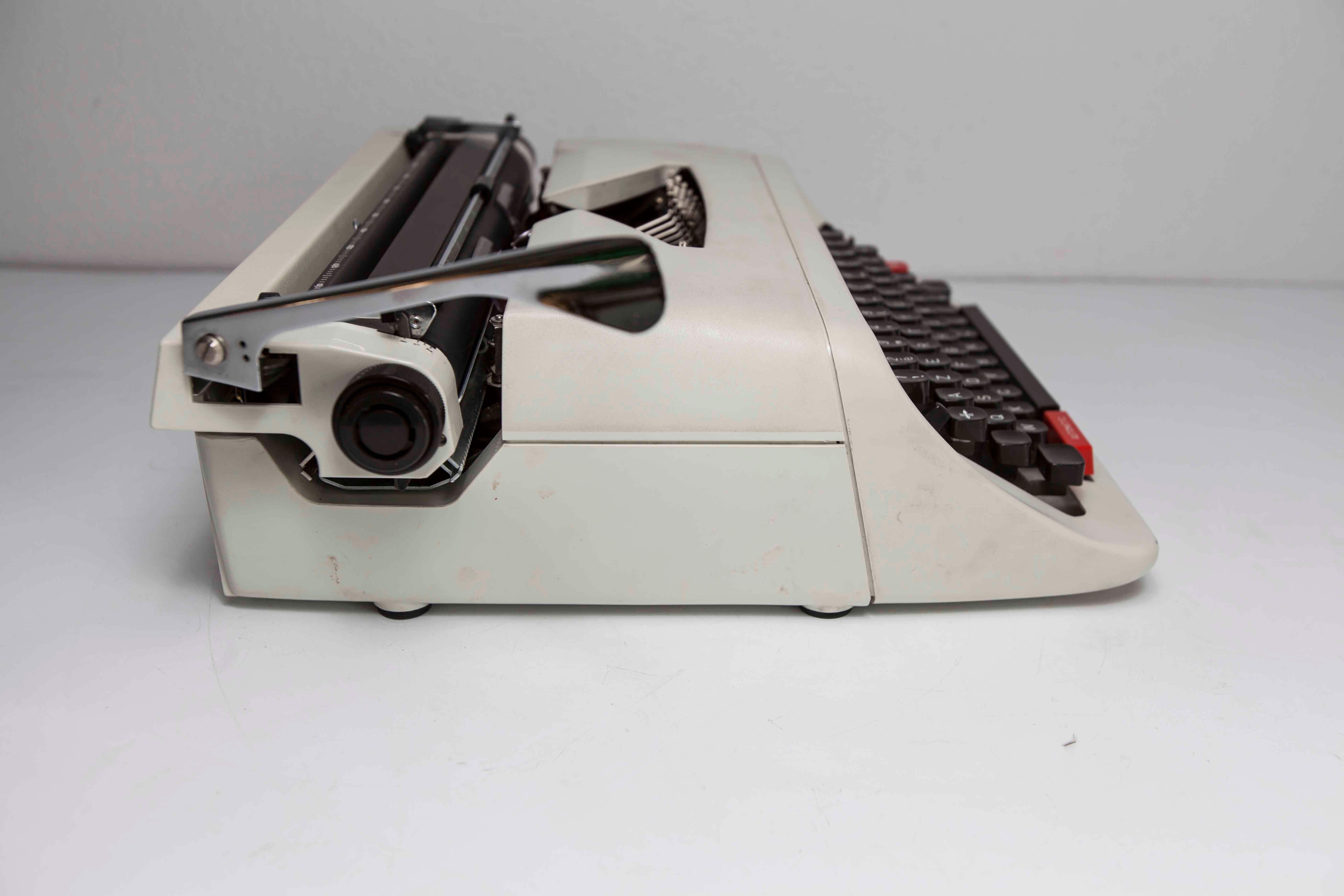 Machine à écrire Hermès 305 révisée