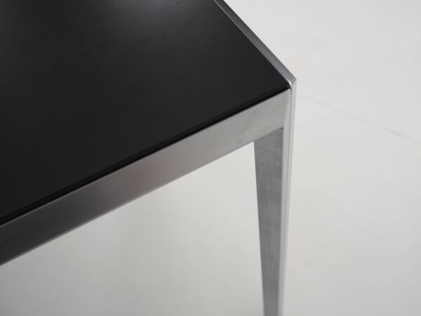 Bureau en aluminium, design scandinave, années 1980, fabrication : Montana Furniture