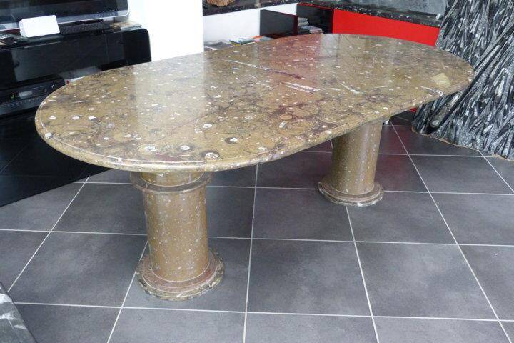 Table de salle à manger en Marbre Fossilisé