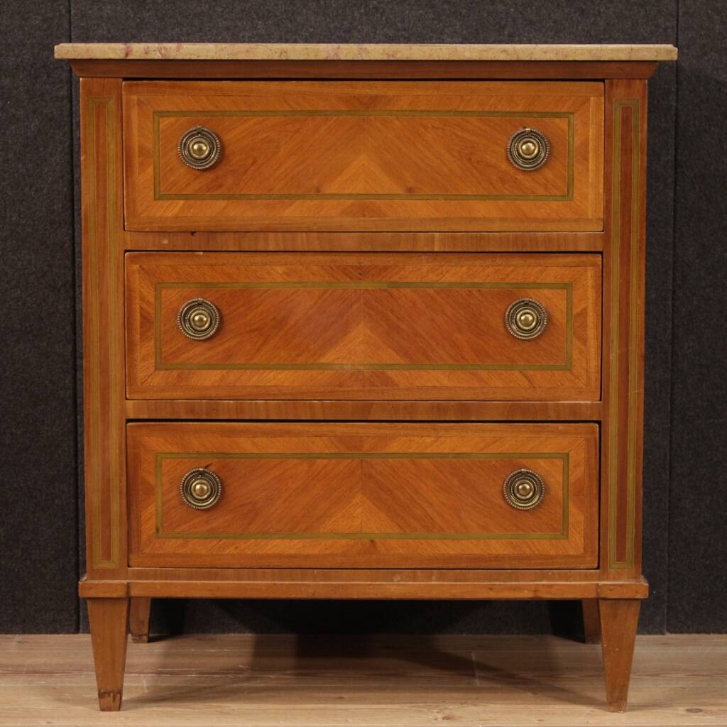 Petite commode française de style Louis XVI
