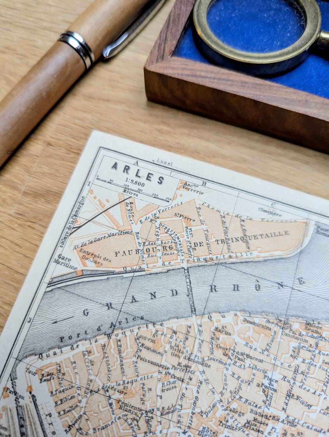 Arles, old small map, printed in 1906.