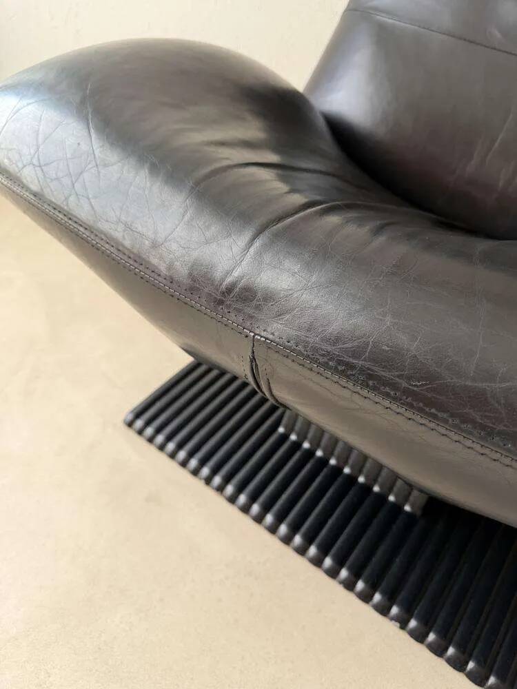 Artifort Wave F773 armchair black leather Peter van der Ham 1985