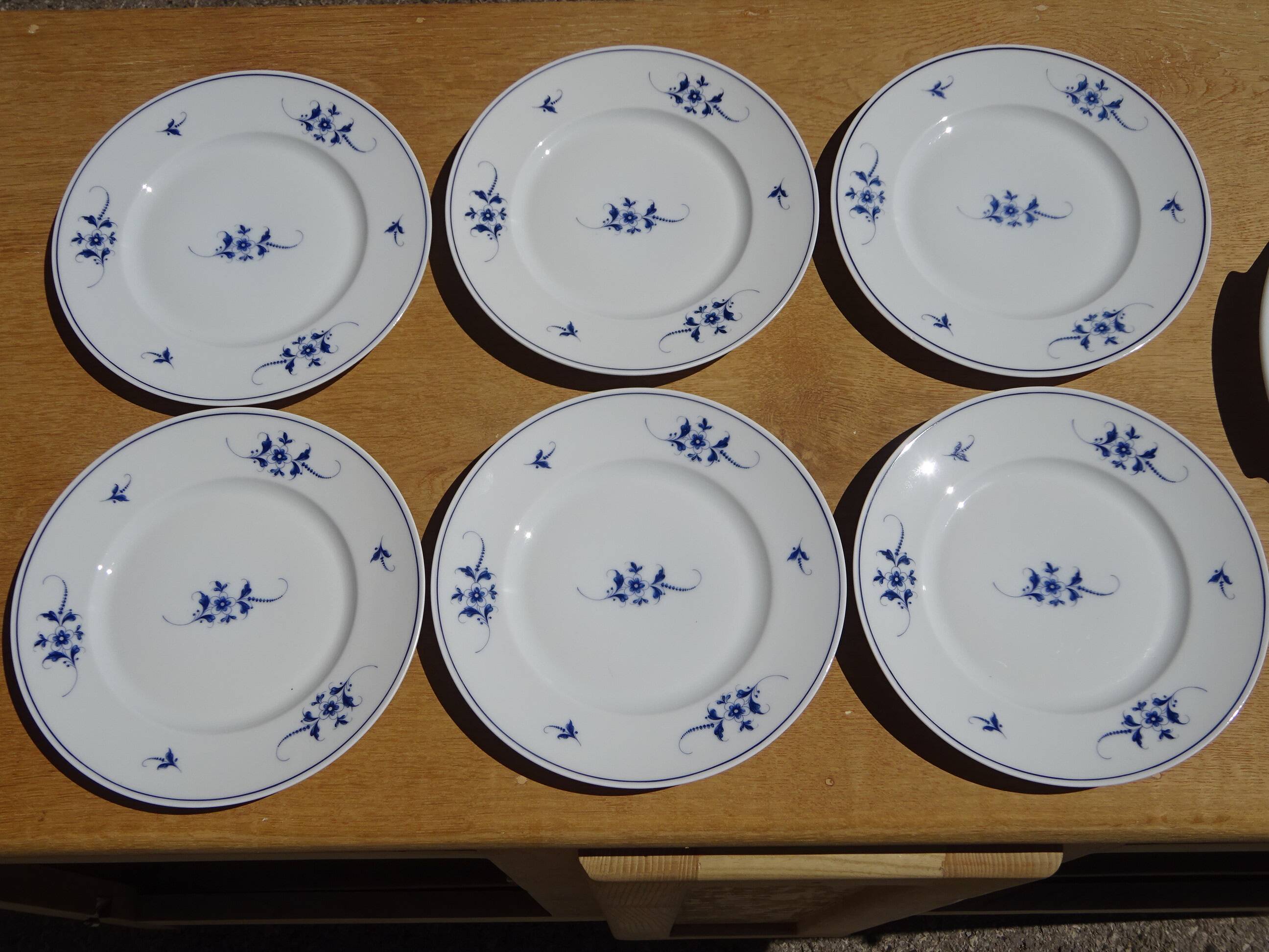 Dessert service, 13 pieces in Limoges porcelain, Bernardaud