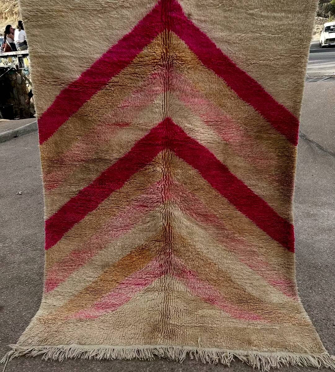 Handmade Berber Boujaad rug size 150 x 250 cm