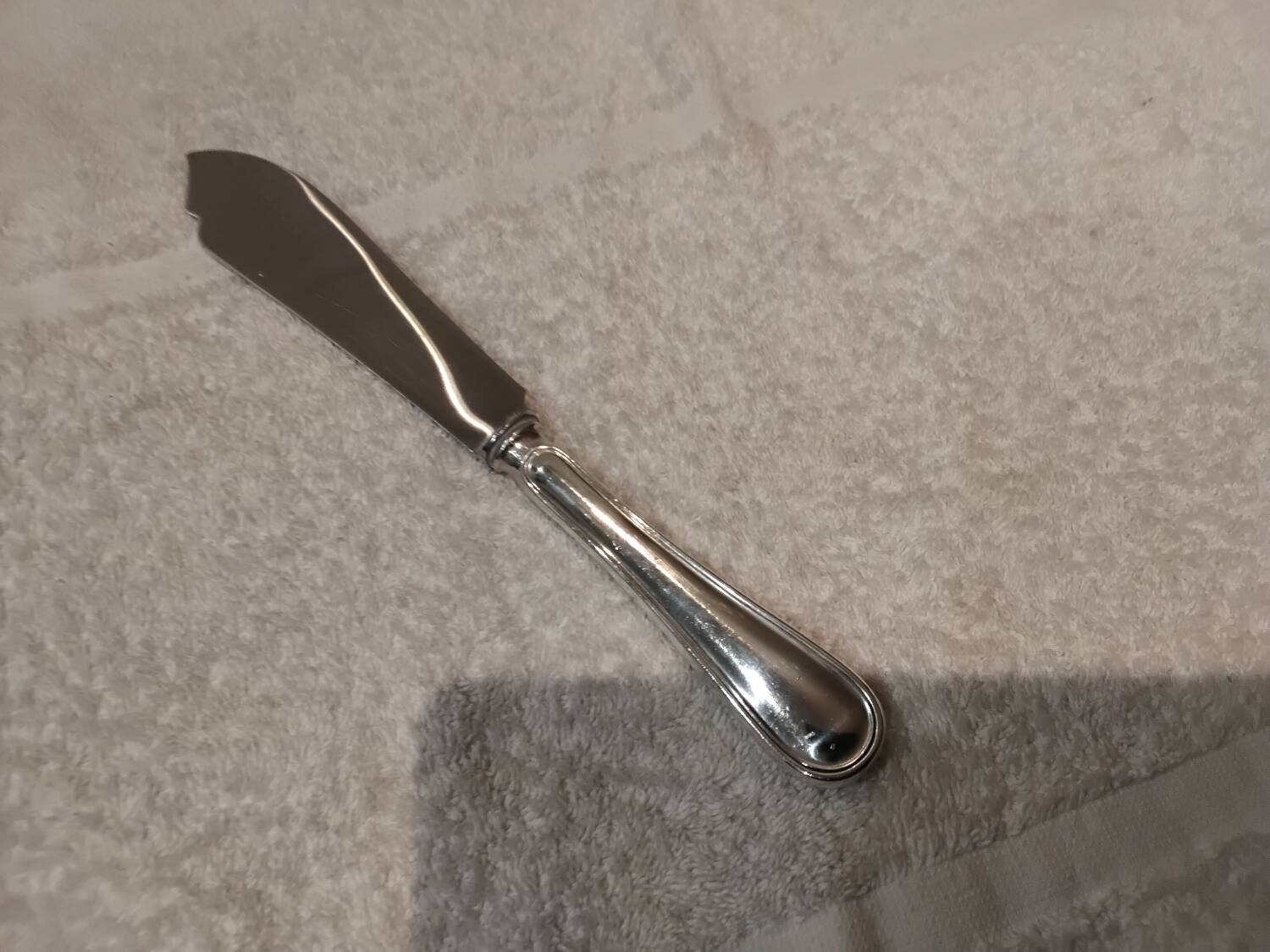 Couteau de service pour gateau manche argent 800 suisse Jezler filet