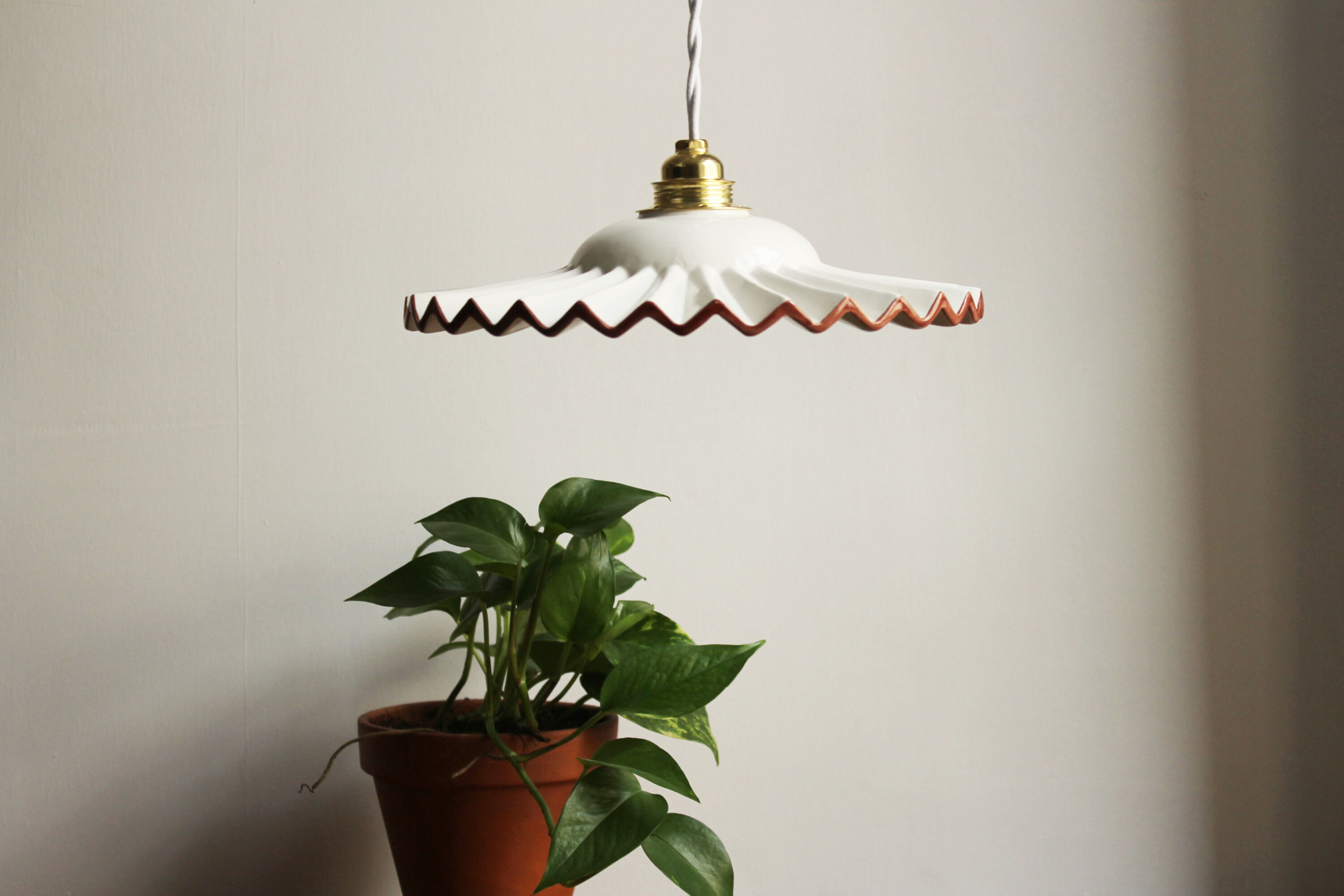 Ceiling lamp, light show shape in vintage ceramic