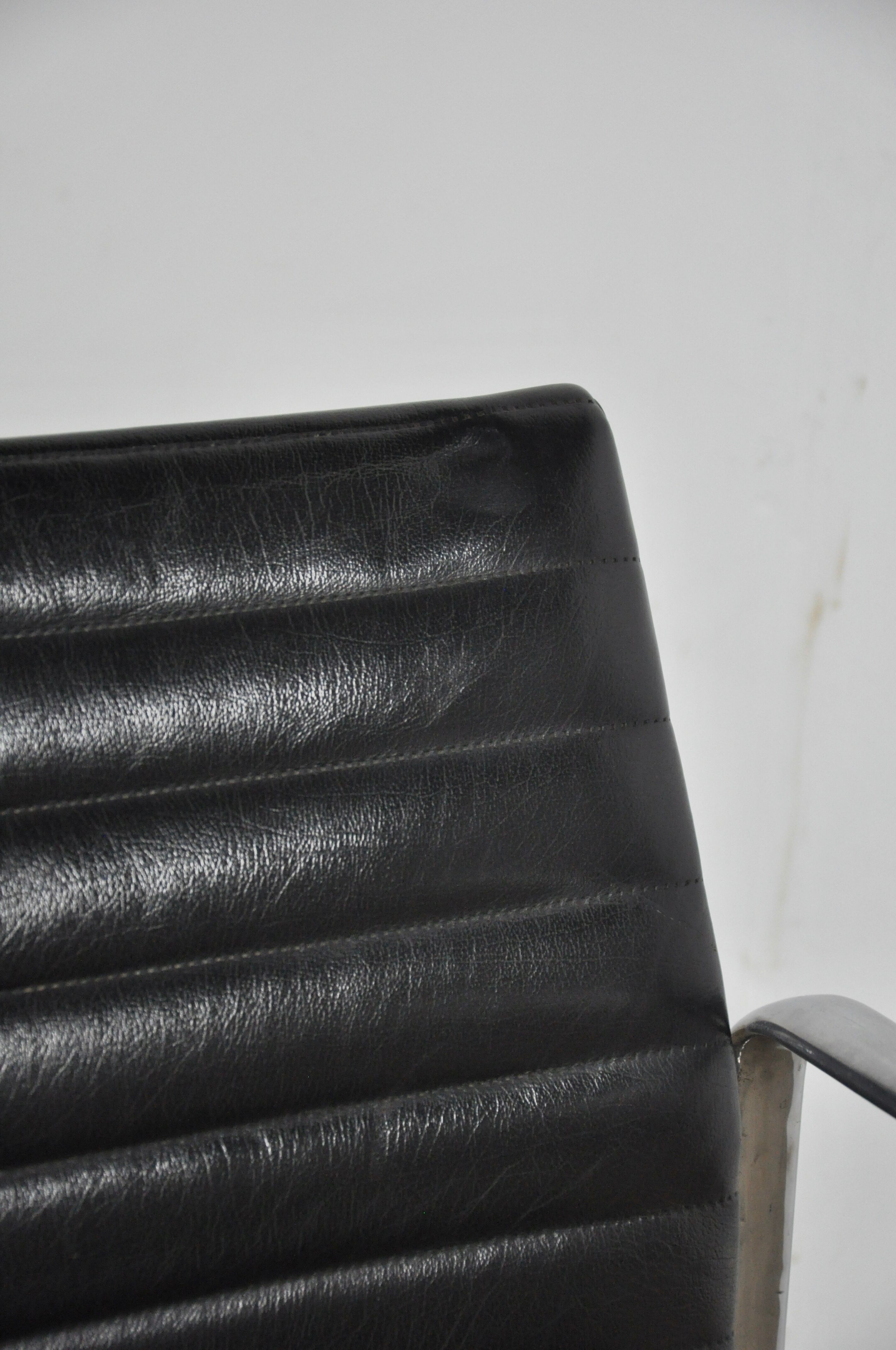 Office armchair by Charles & Ray Eames for ICF, 1960