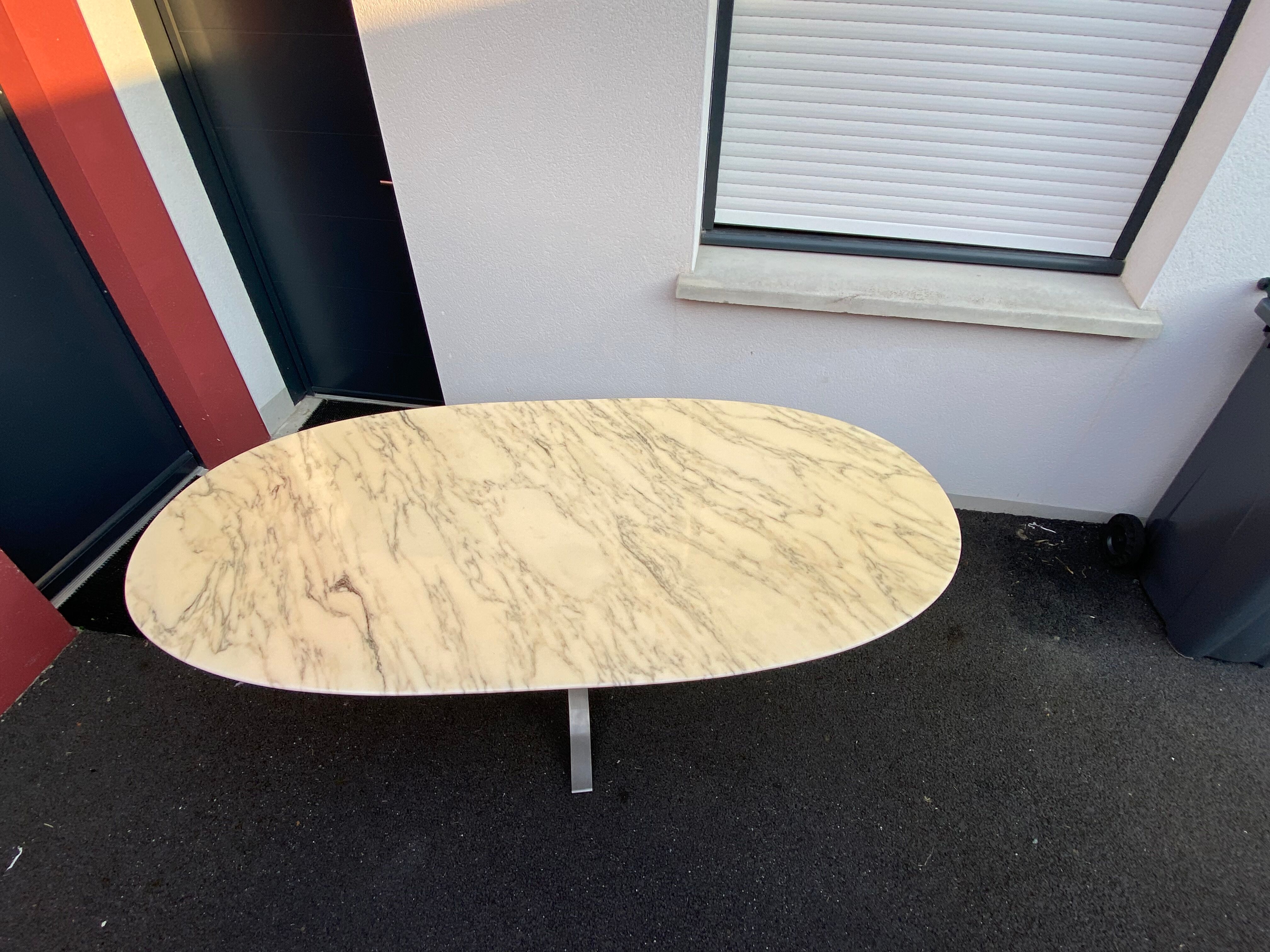 Marble meal table 60s-70s