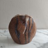 Vase en grès amande fossile