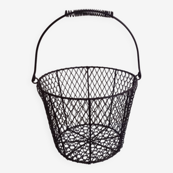 Round black metal mesh basket