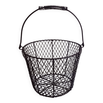 Round black metal mesh basket