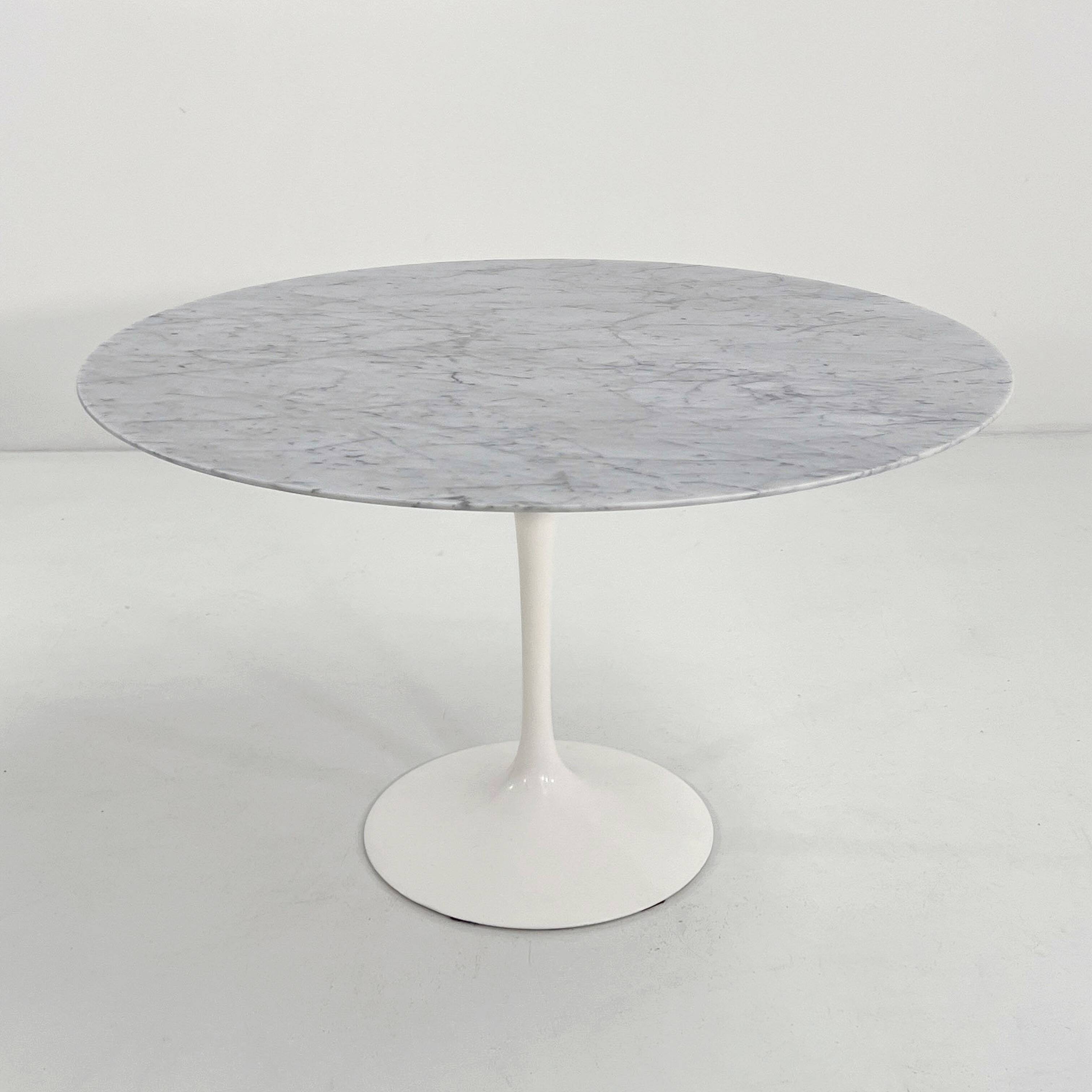Table à manger en marbre 120 cm Tulip par Eero Saarinen pour Knoll, 1970