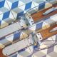 Paire de skis vintage en bois