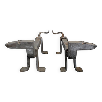 Pair of zoomorphic andirons, couple of dachshunds.