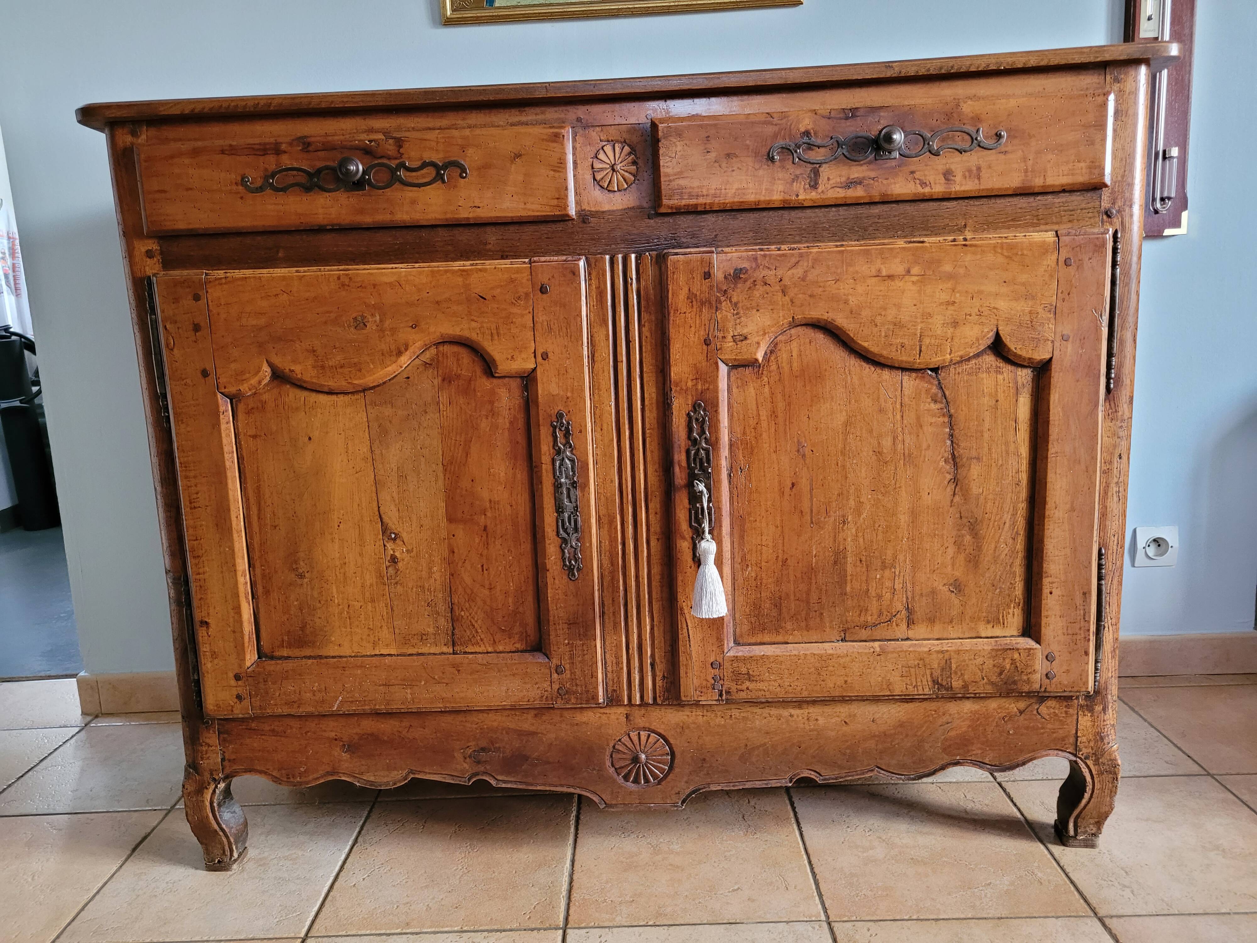 Rustic buffet in Louis XV style