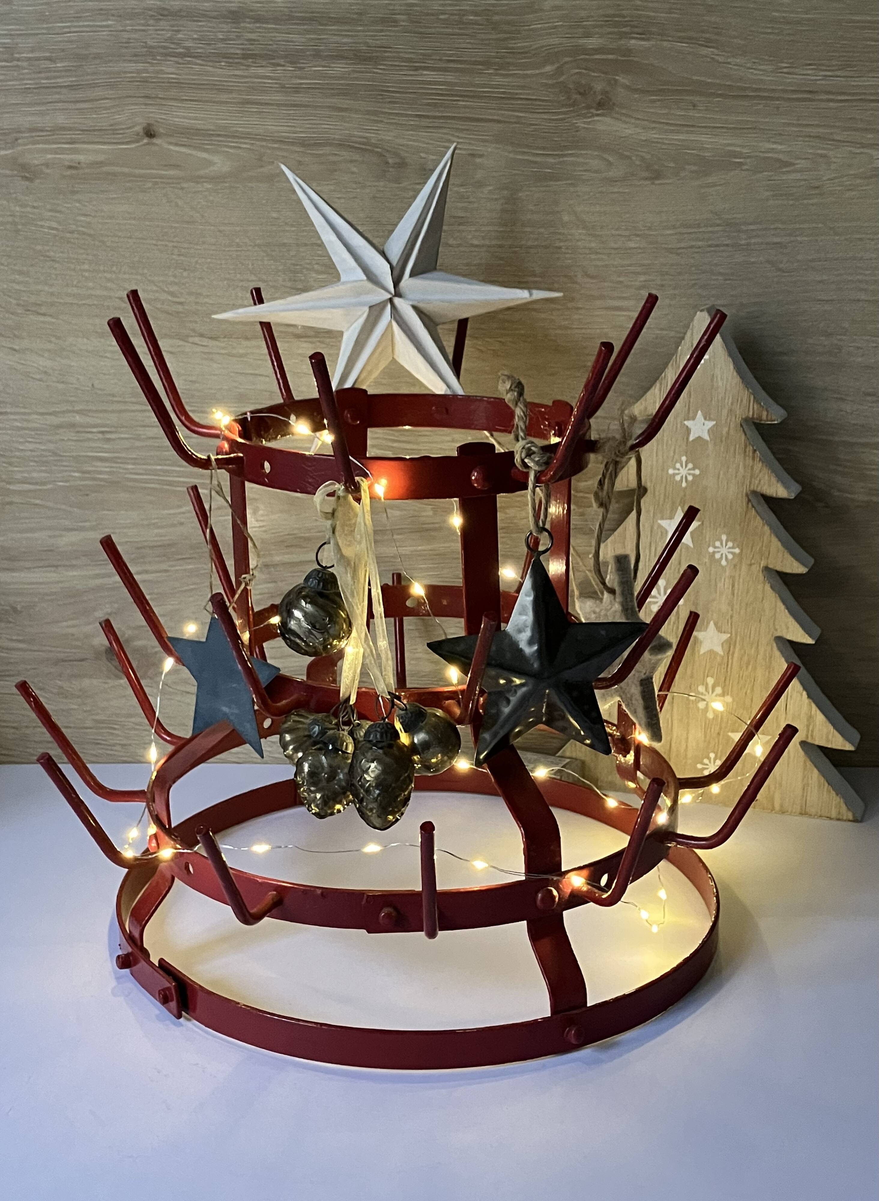 Yew, hedgehog, kitchen decor