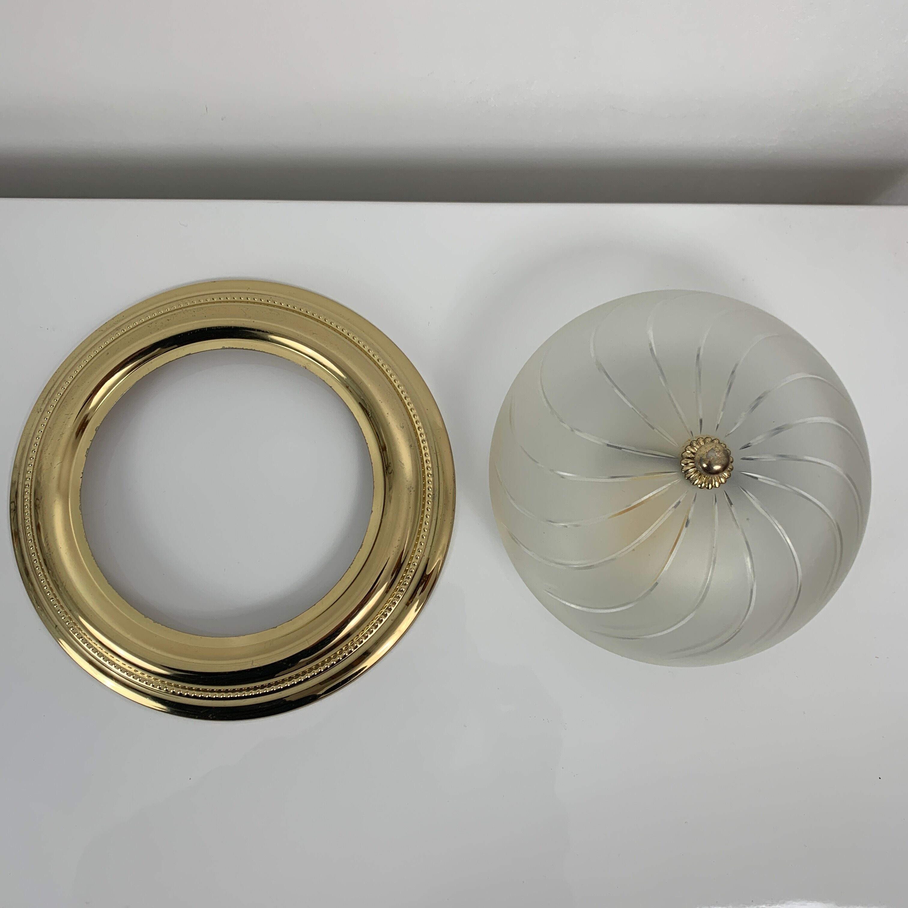 Massive Belgium Massive glass and gold steel globe