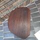 Tabouret tripode en bois brut